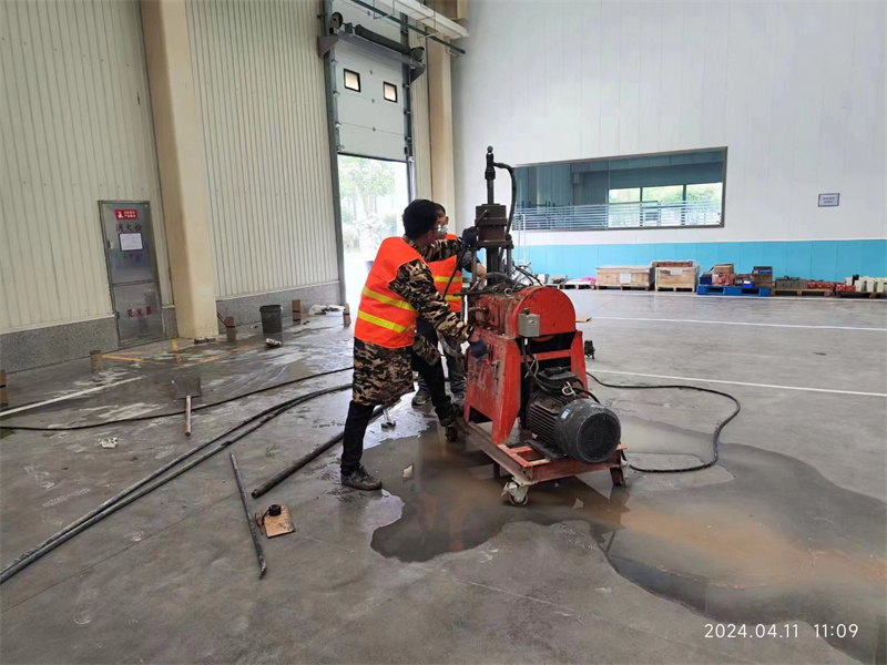 华宁厂房地面下沉塌陷注浆加固施工